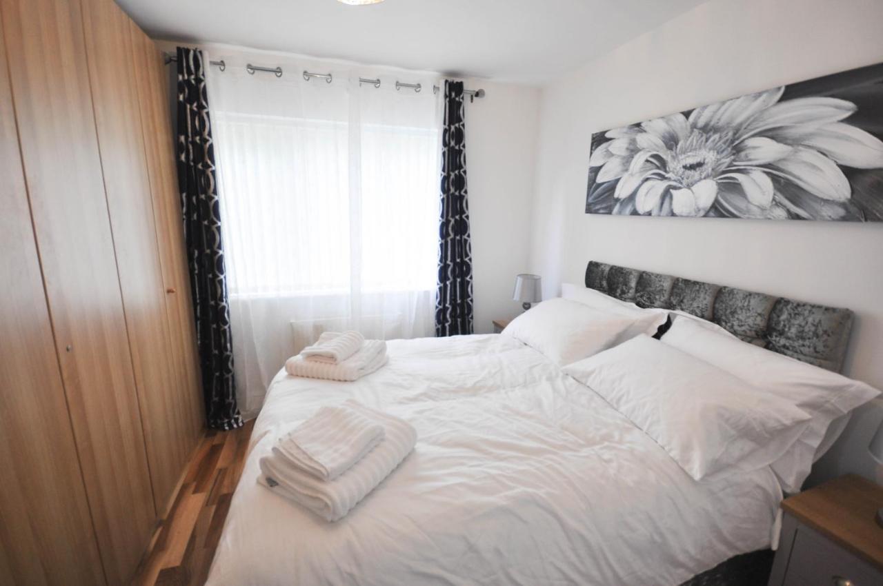 Modern 2 Bed Apartment Luton  Exterior foto